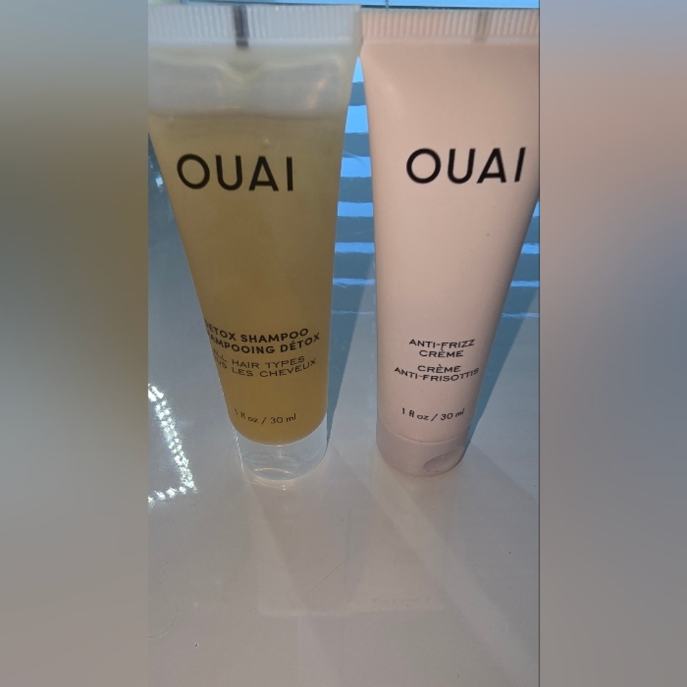 OUAI Detox Shampoo and Anti-Frizz Creme Set